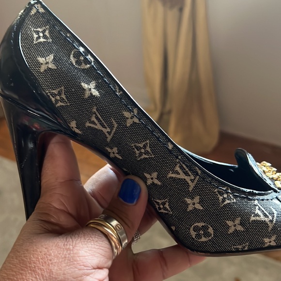 Louis Vuitton shoes - Picture 9 of 16